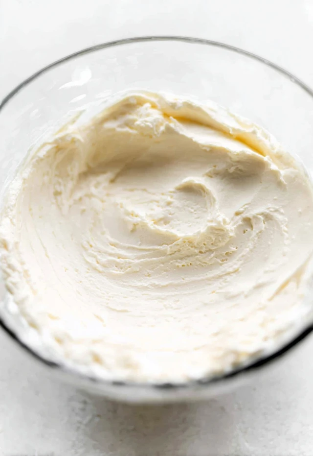 Thick royal icing for assembling a gingerbread house